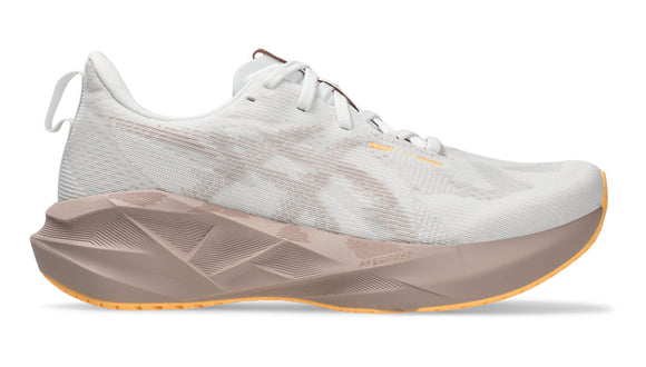 Asics Novablast 5 W | White/Fawn
