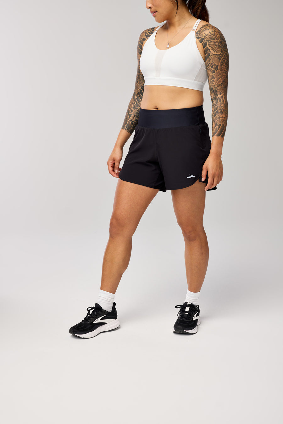 Brooks Chaser 5" Short 2.0 Womens | Black